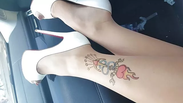 Mainan muncrat di video bokep korea gratis wajahnya.